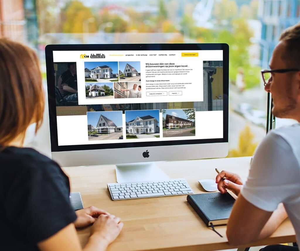 Website van Bouwbedrijf Hof op telefoon en laptop
